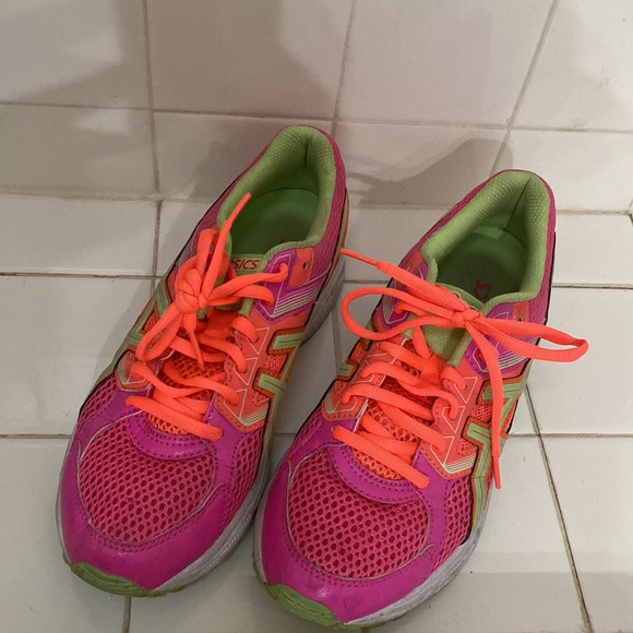 Neon ASICS women’s running shoes size 6 - Picture 2 of 5